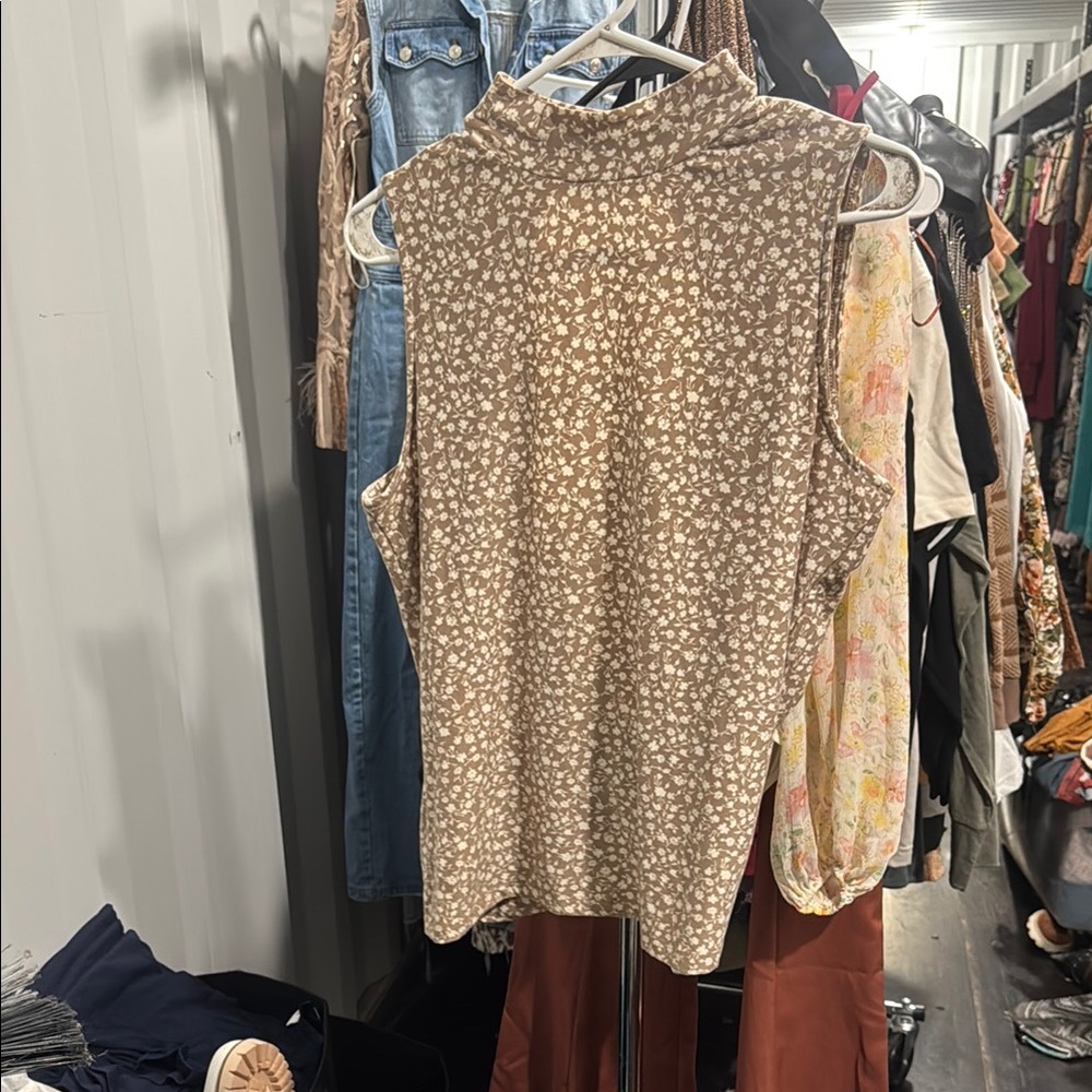 Buckle Willow and root ditzy Floral Sleeveless Top - Brown NWT